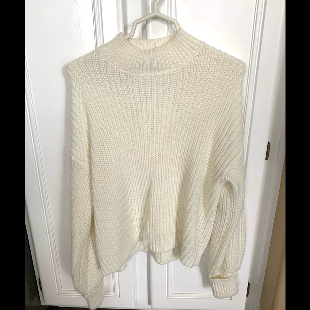 Women’s ribbed cable knit sweater